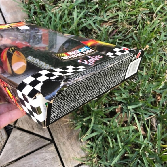 Barbie Collectors Edition Nascar Official #94 - Picture 3 of 6